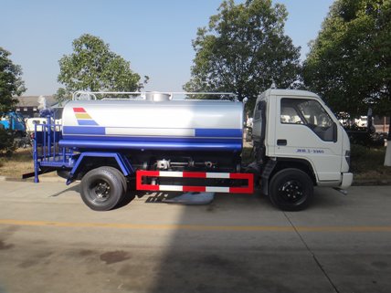 福田5方洒水車(chē)